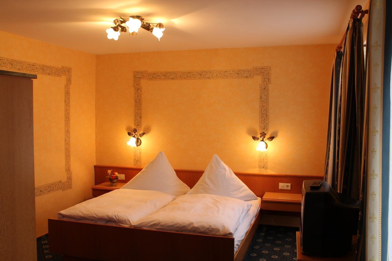 Hotel-Gasthof Zum Hirschen Durrwangen 部屋 写真