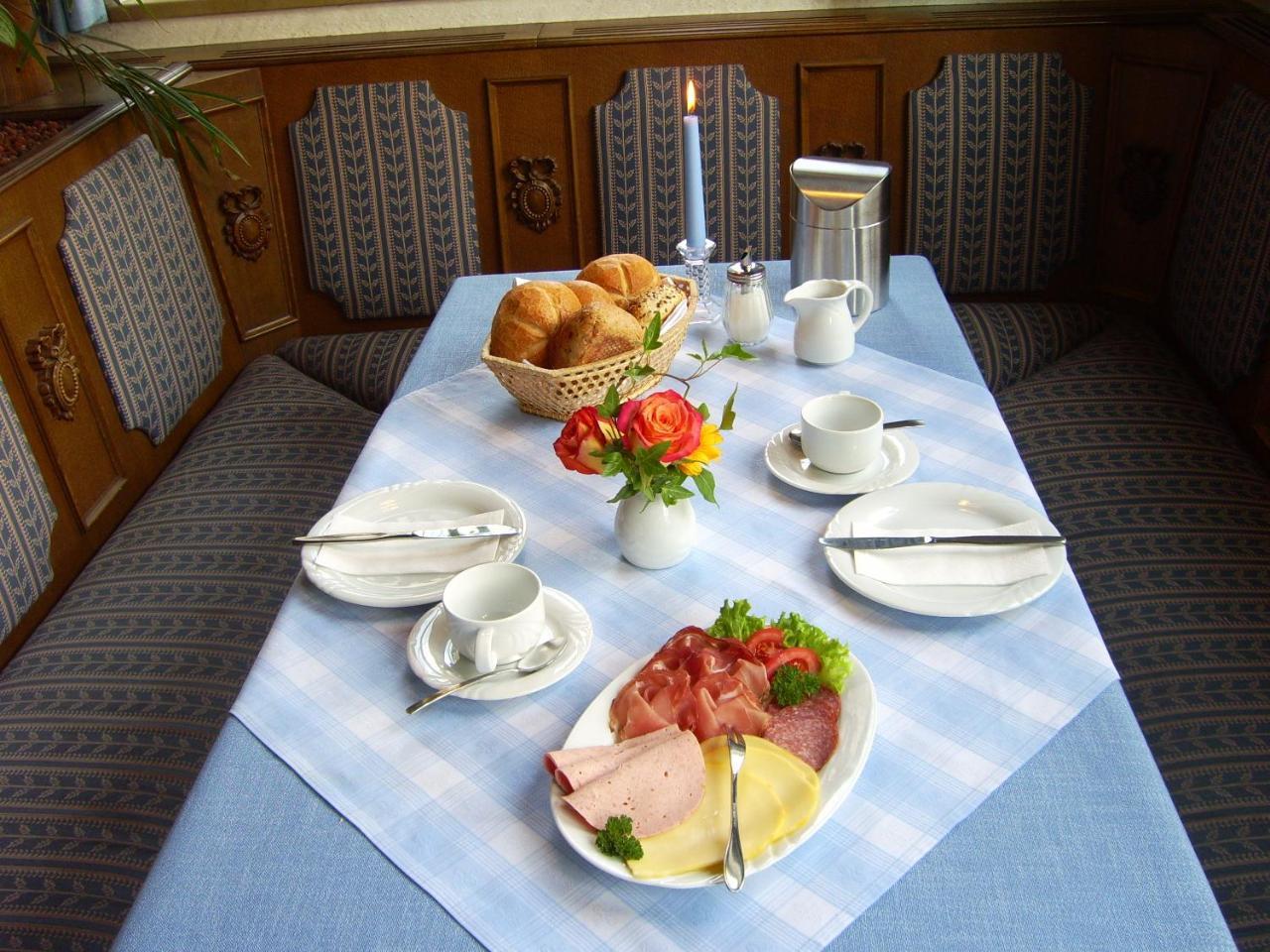 Hotel-Gasthof Zum Hirschen Durrwangen エクステリア 写真